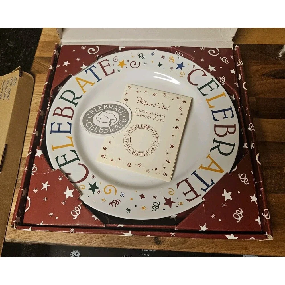 New In Box Pampered Chef Celebrate Plate 11 1/8